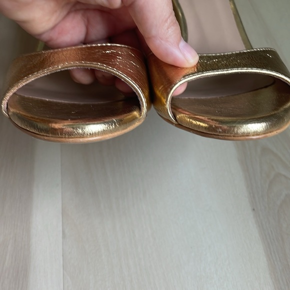 TWO TWIN HEARTS kristy ankle strap block heel in gold - Picture 3 of 12